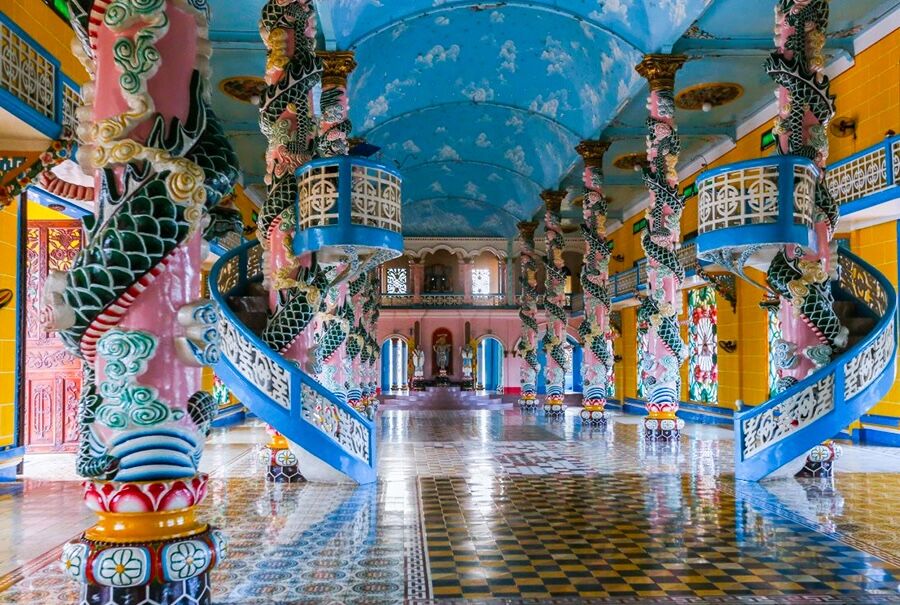 Capture the authentic charm of Cao Dai Holy See’s lush scene